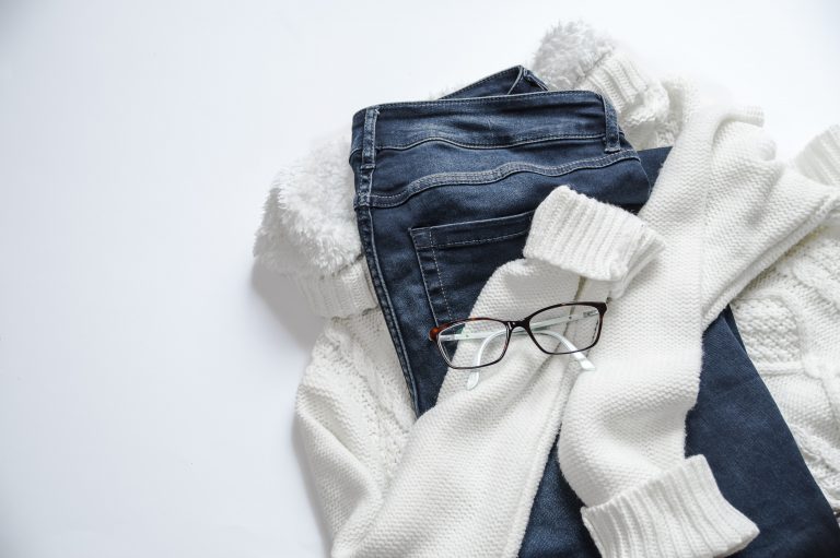 declutter your wardrobe-minimalist wardrobe