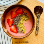 strawberry smoothie bowl